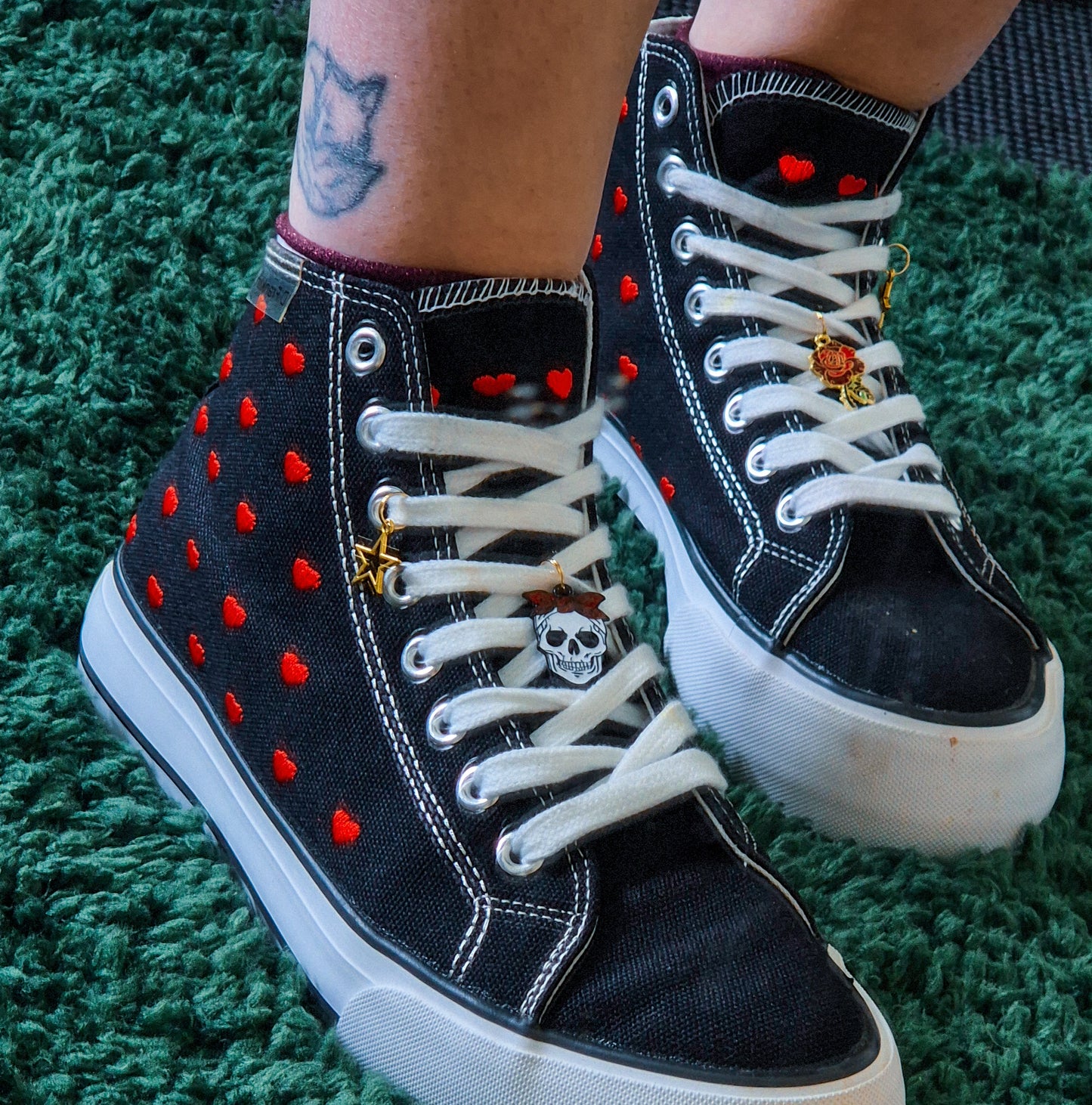 Lot de 4 charms à lacet Pretty red