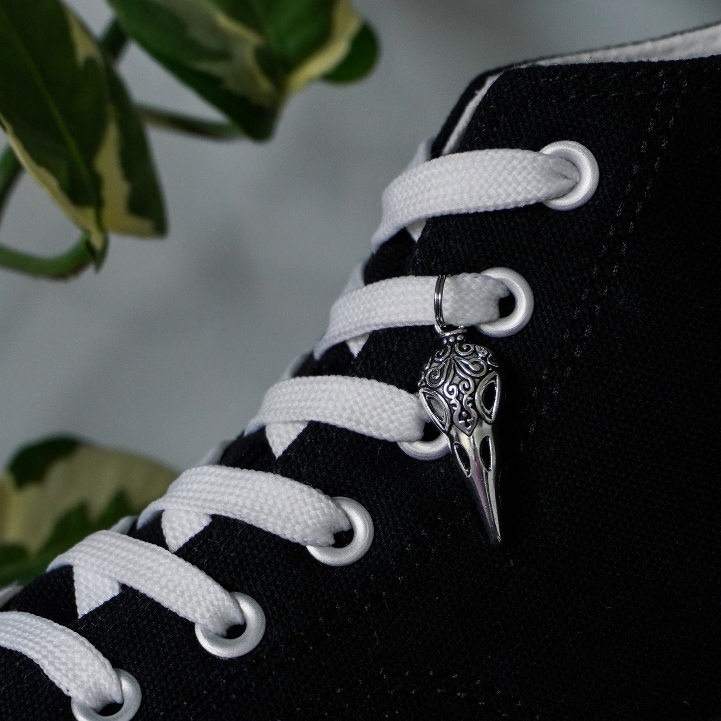 Bijou pour lacet - Corbeau