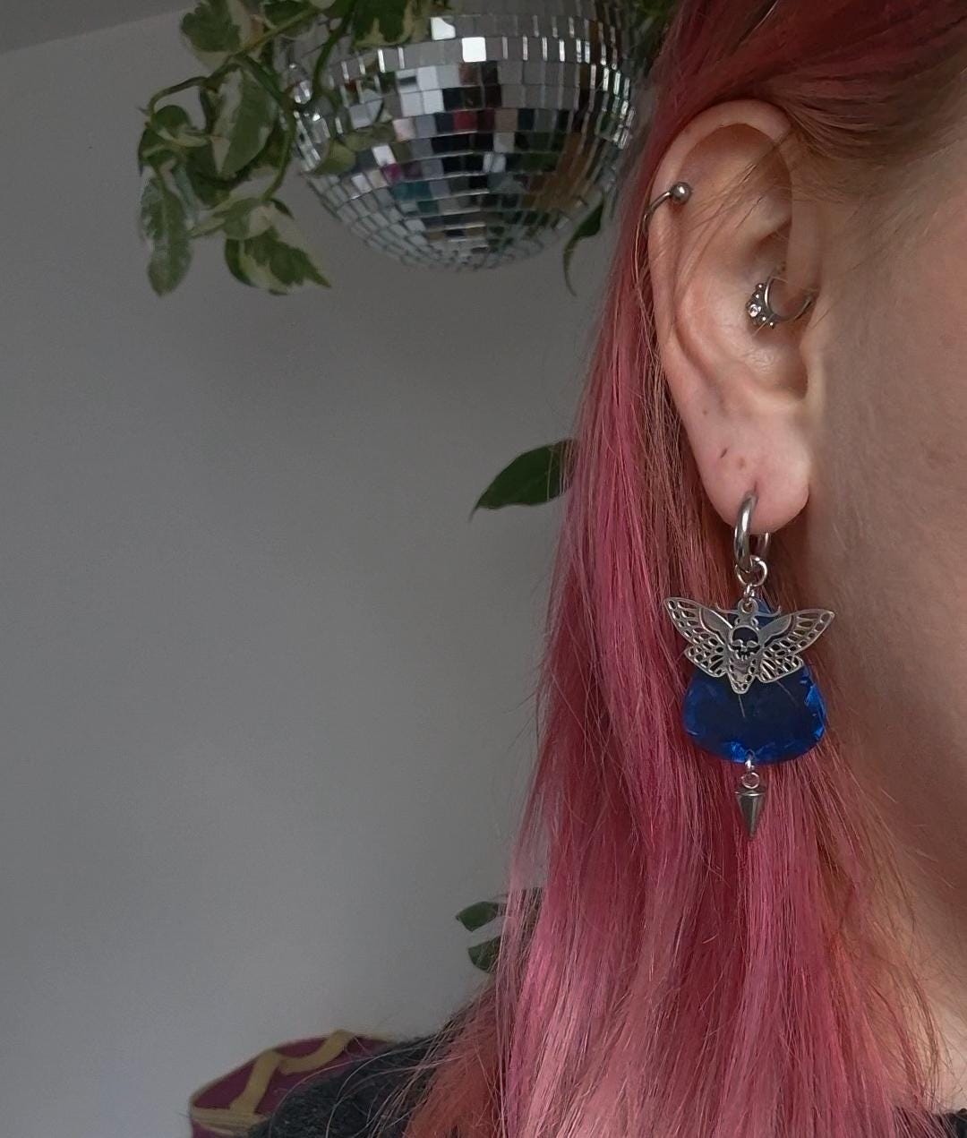 Mono boucle d'oreille papillon Guitar Pick Earring, Rock Jewelry, Music Lover Gift, Upcycled Guitar Pick Music Accessory Musik Geschenk