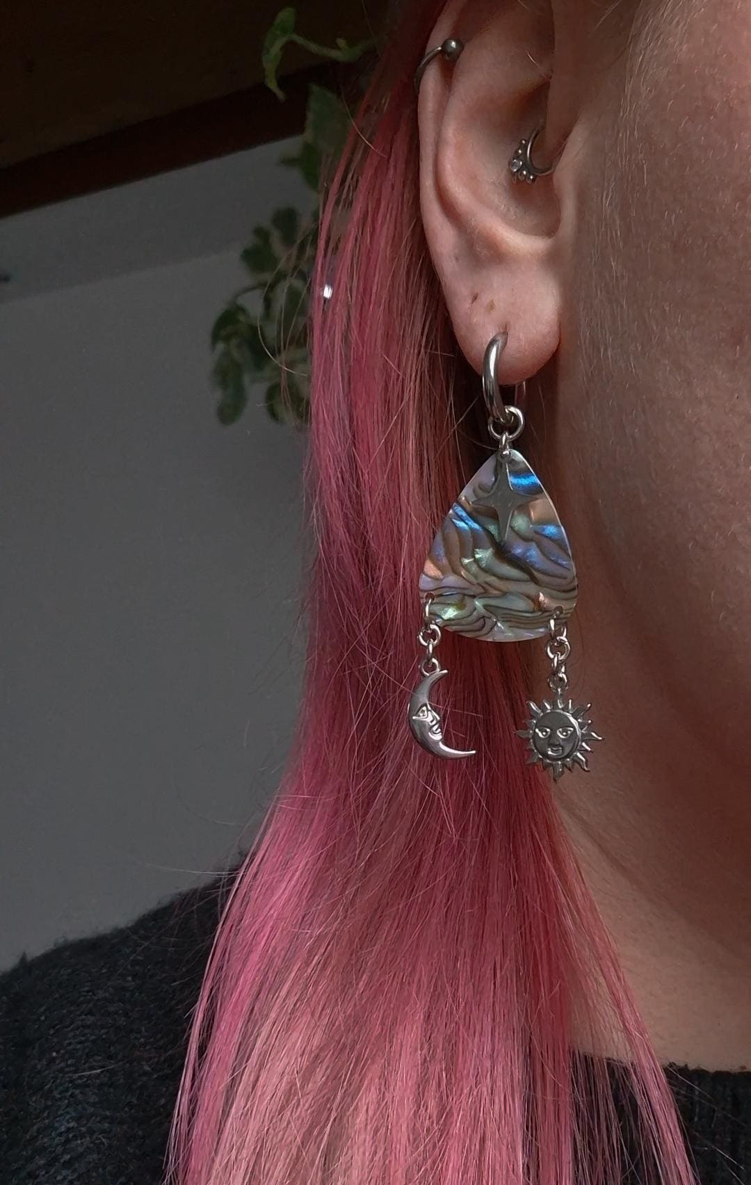 Mono boucle d'oreille Lune Soleil - Guitar Pick Earring, Rock Jewelry, Music Lover Gift, Upcycled Guitar Pick Music Accessory Musik Geschenk