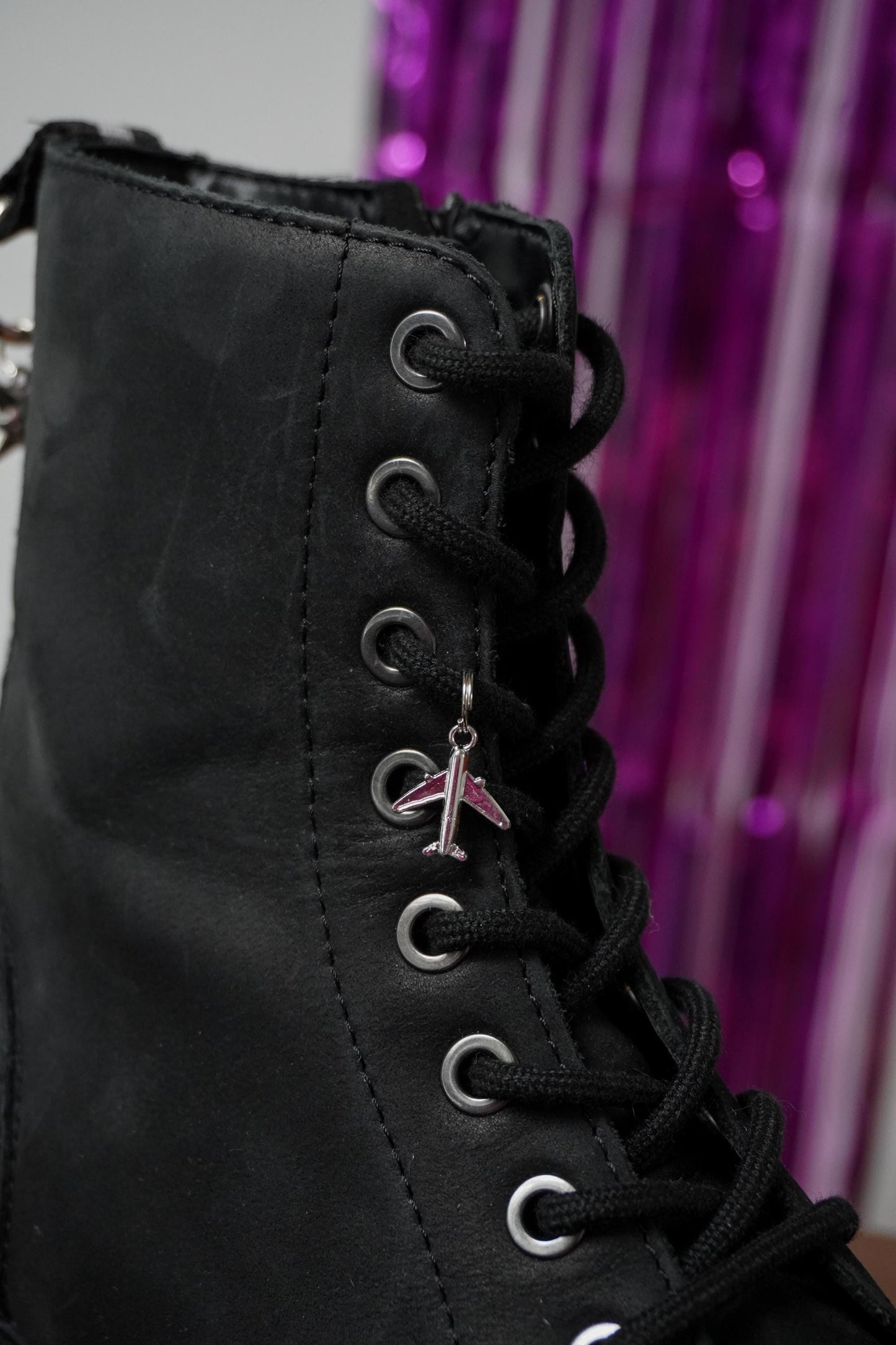 Bijoux pour chaussure avion couleur argent- Shoes charm - boot charms (dr Martens style) accessoires de chaussures, bijoux 1460, doc tag