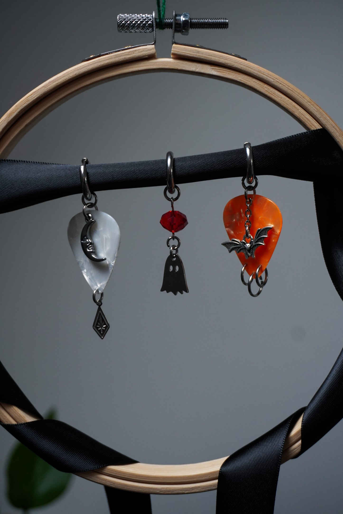 Mono boucle d'oreille - Édition 🦇