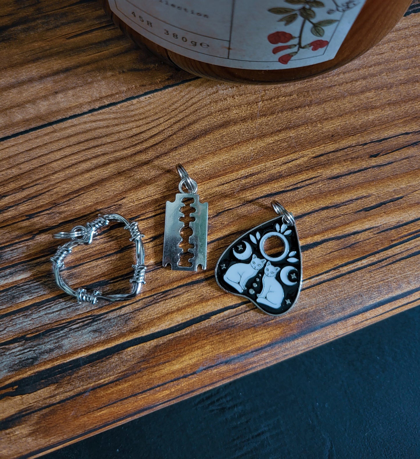 Lot de 3 charm à lacet chat amoureux- Shoes charm - boot charms (dr Martens style) accessoires de chaussures, bijoux 1460, doc tag