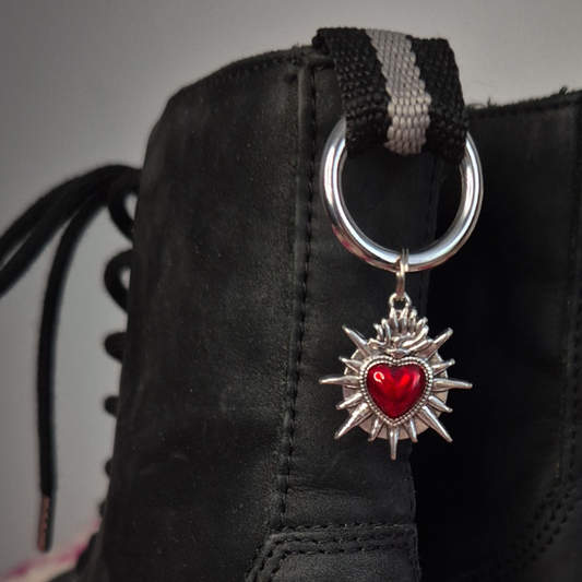 Charm à languette - Petit coeur rouge