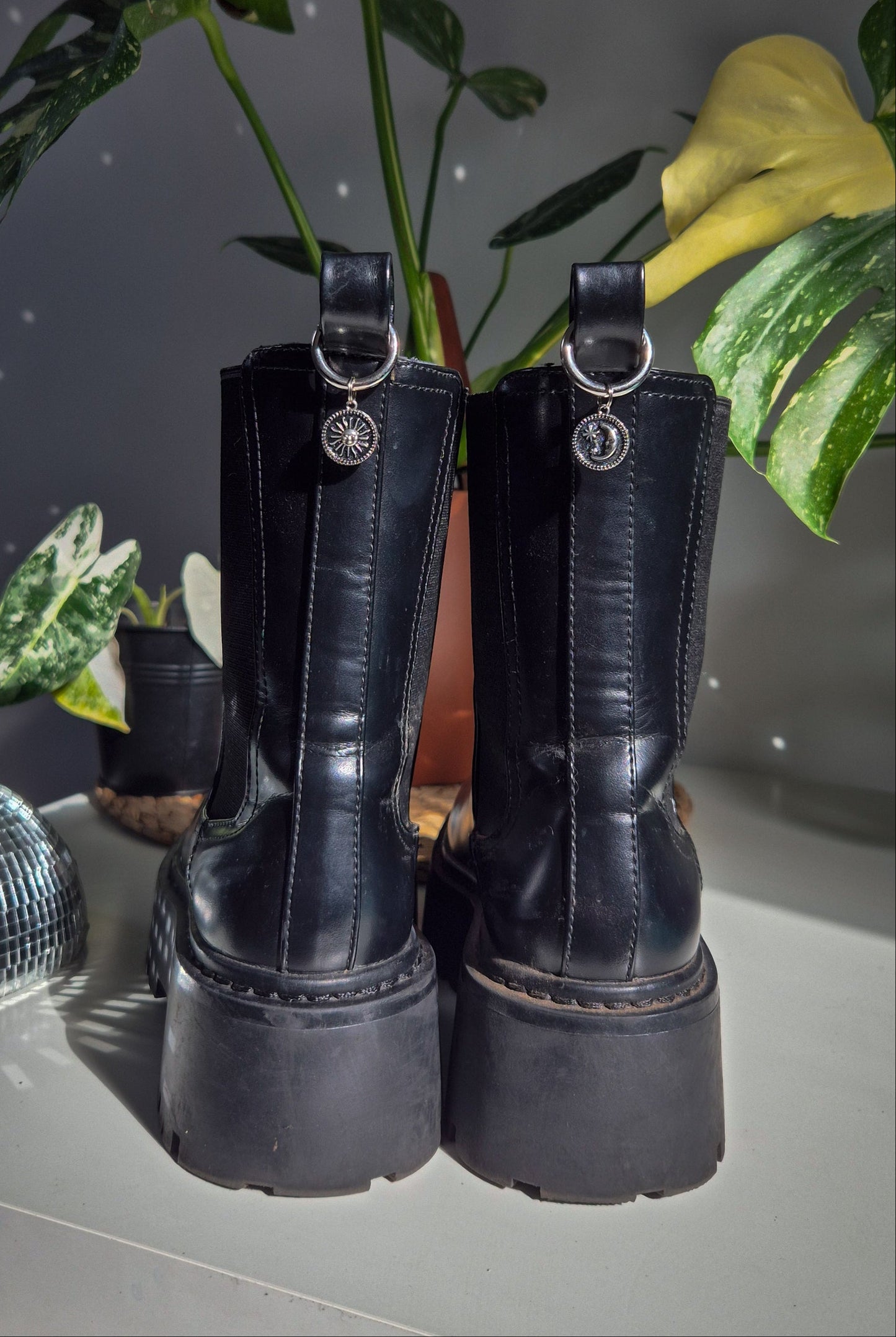 Paire de charms soleil lune