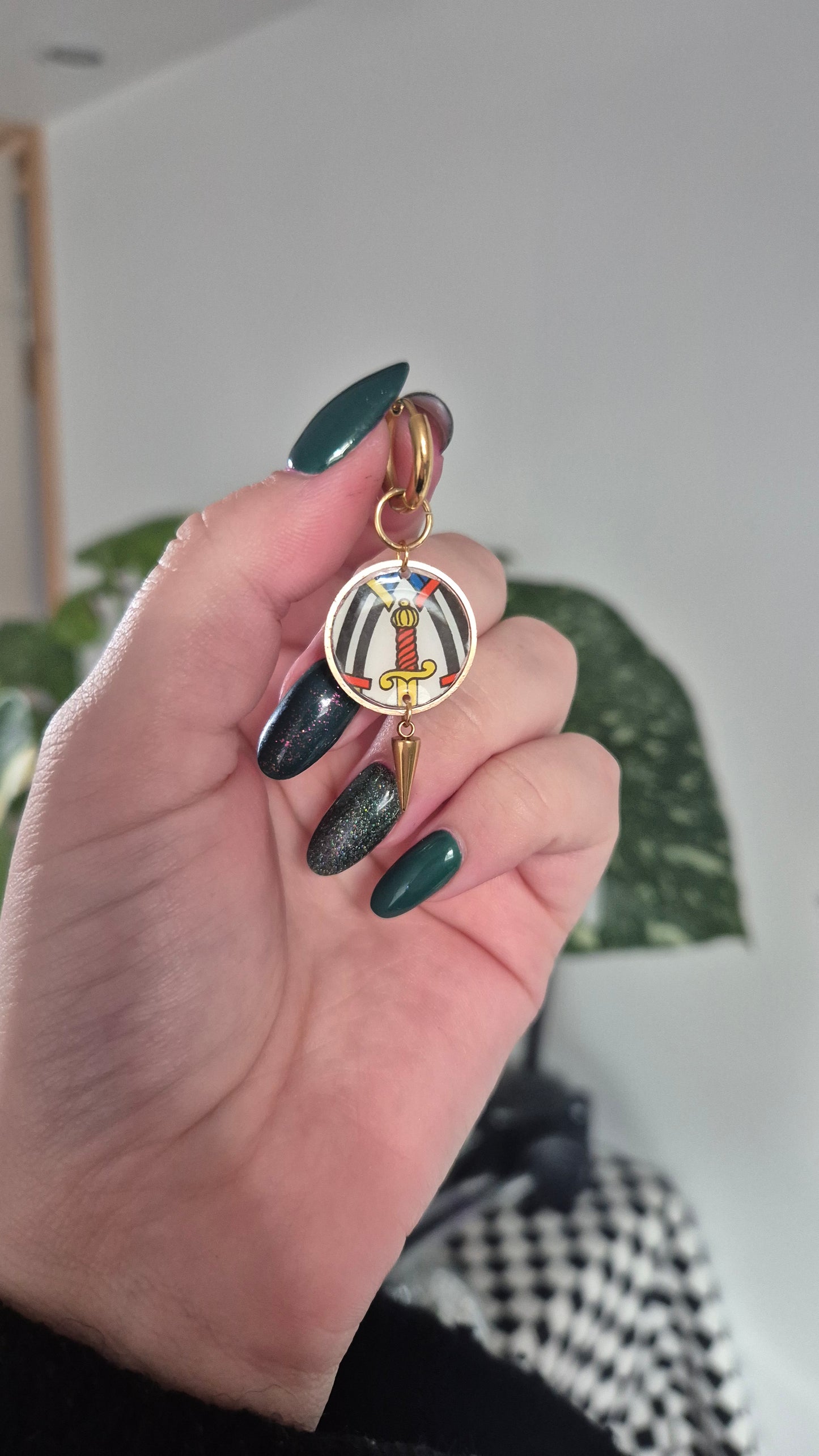 Mono boucle carte de tarot épée