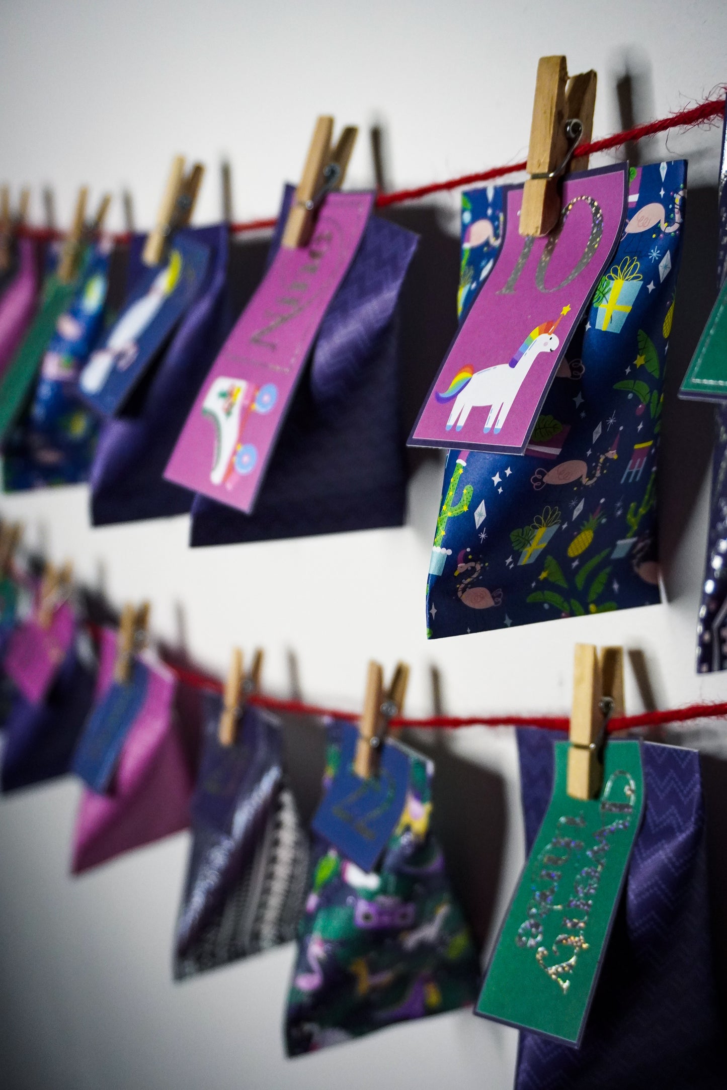 Calendrier de l’Avent - Bijoux et gourmandise 🌈🦖