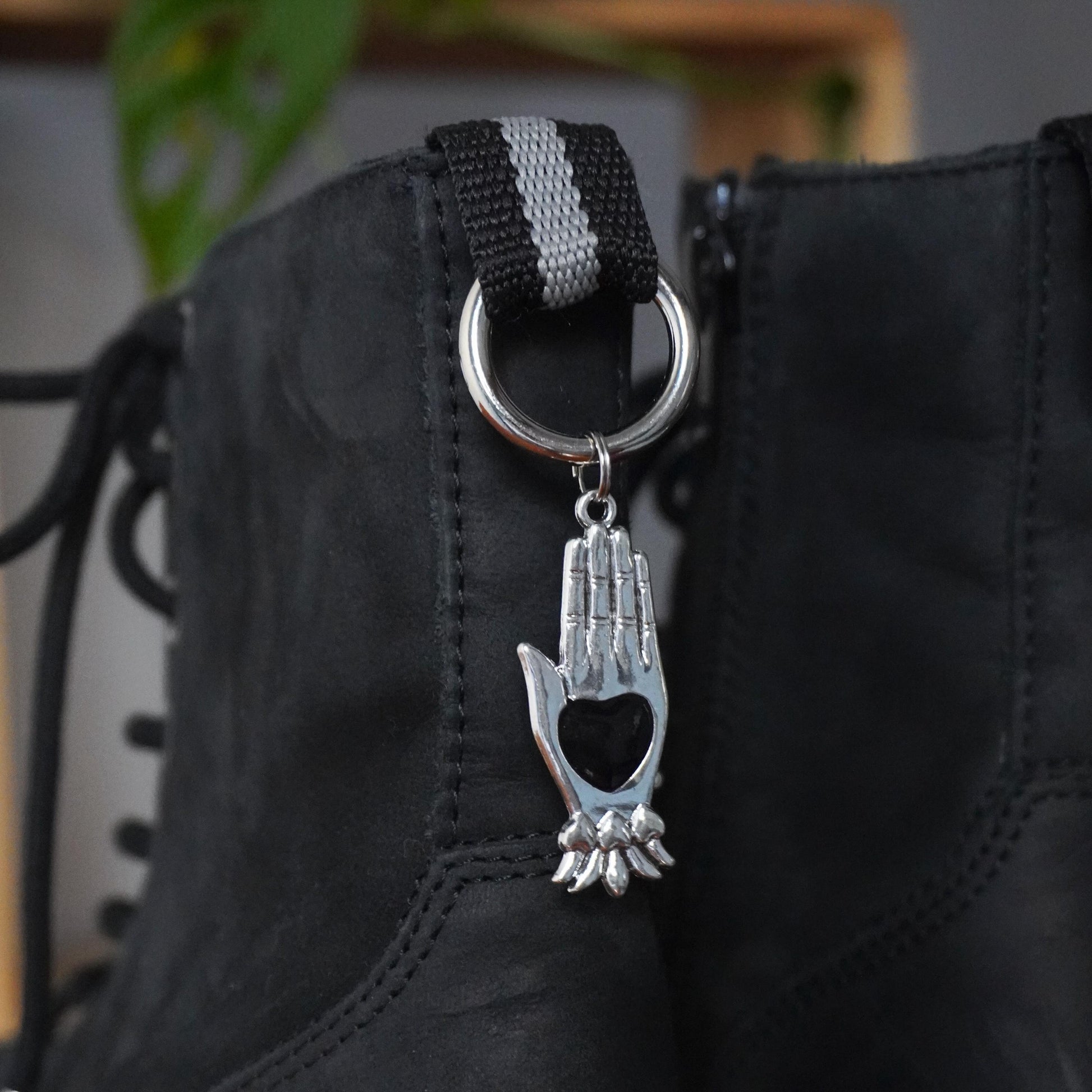 Charm picpic - Shoes charm - boot charms (dr Martens style) grunge punk charms, accessoires de chaussures, bijoux 1460, doc tag