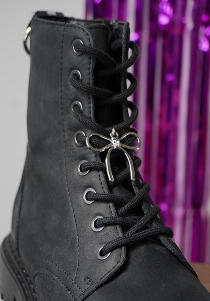 Bijoux pour chaussure noeud couleur argent- Shoes charm - boot charms (dr Martens style) accessoires de chaussures, bijoux 1460, doc tag