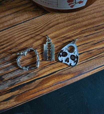 Lot de 3 charm à lacet yes no- Shoes charm -  boot charms (dr Martens style)  accessoires de chaussures, bijoux 1460, doc tag