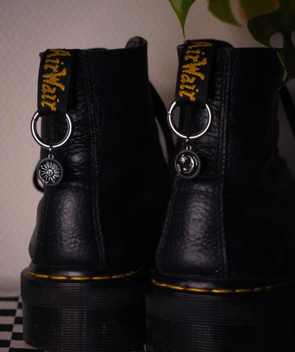 Paire de charm soleil lune : Shoes charm - boot charms (dr Martens style) accessoires de chaussures, bijoux 1460, doc tag